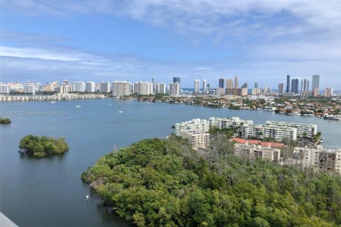Condominio en venta en North Miami Beach, Florida, 3 dormitorios, 144.56 m2 № 1860657 - foto 25