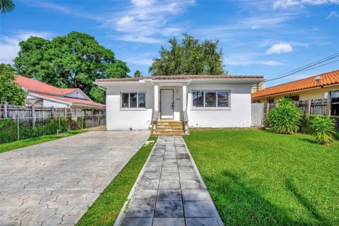 House in Miami, Florida 3 bedrooms, 158.96 sq.m. № 1477208 - photo 5