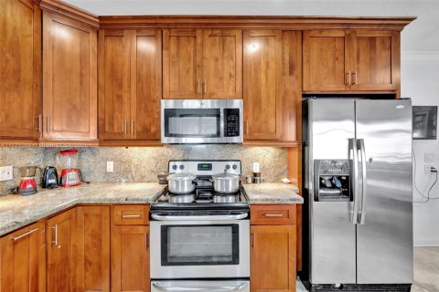 House in Miami, Florida 3 bedrooms, 158.96 sq.m. № 1477208 - photo 12