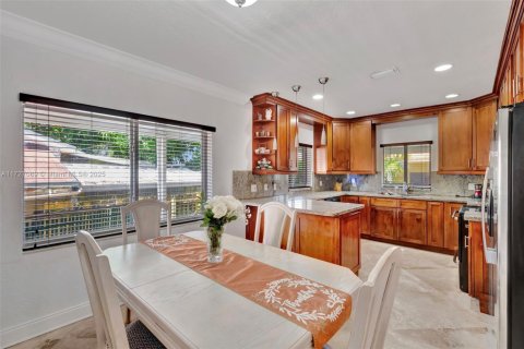 House in Miami, Florida 3 bedrooms, 158.96 sq.m. № 1477208 - photo 10