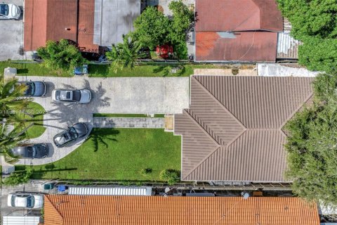 House in Miami, Florida 3 bedrooms, 158.96 sq.m. № 1477208 - photo 3
