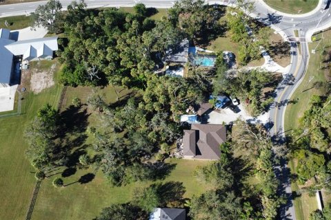Commercial property in Sarasota, Florida 227.61 sq.m. № 1562413 - photo 2