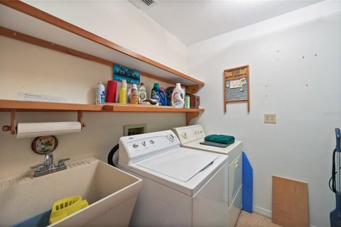 House in Naples, Florida 3 bedrooms, 164.9 sq.m. № 2122288 - photo 26