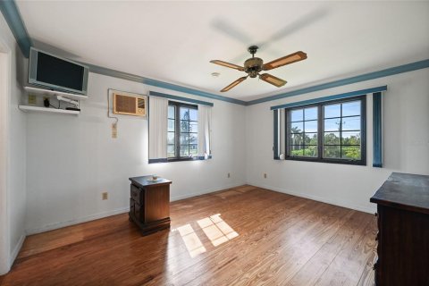 House in Naples, Florida 3 bedrooms, 164.9 sq.m. № 2122288 - photo 23