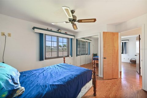 House in Naples, Florida 3 bedrooms, 164.9 sq.m. № 2122288 - photo 19