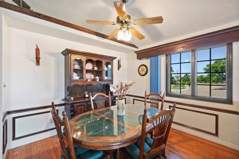 House in Naples, Florida 3 bedrooms, 164.9 sq.m. № 2122288 - photo 14