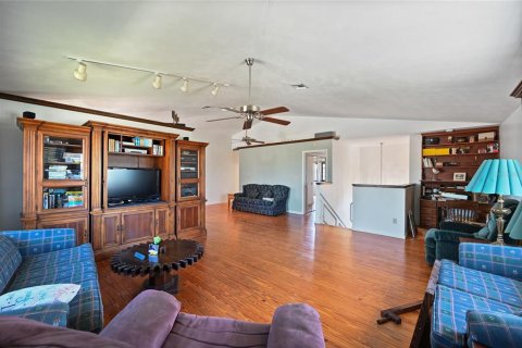 House in Naples, Florida 3 bedrooms, 164.9 sq.m. № 2122288 - photo 8
