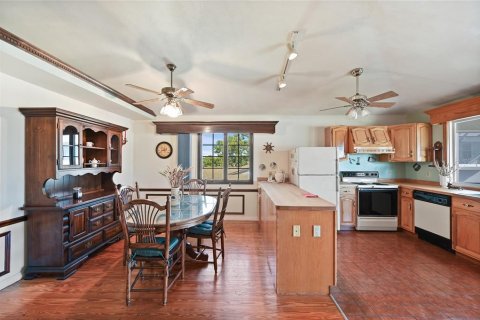 House in Naples, Florida 3 bedrooms, 164.9 sq.m. № 2122288 - photo 22