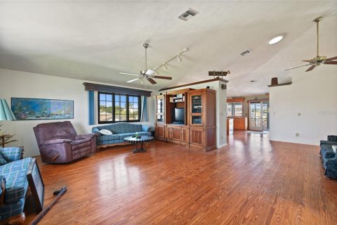 House in Naples, Florida 3 bedrooms, 164.9 sq.m. № 2122288 - photo 9