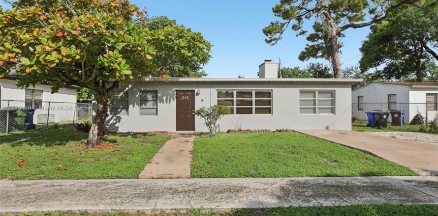 Casa en Fort Lauderdale, Florida 3 dormitorios, 162.86 m2 № 1895881