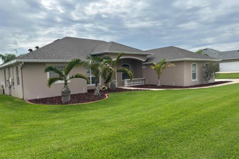 House in Clermont, Florida 4 bedrooms, 228.91 sq.m. № 1917619 - photo 5