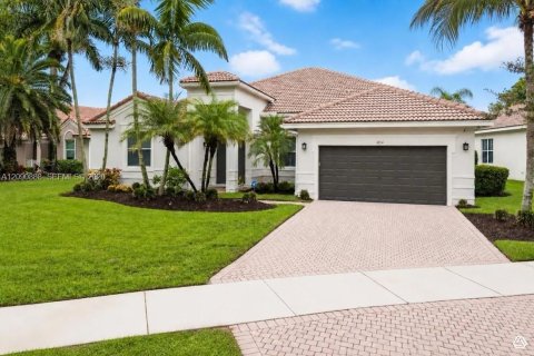 House in Weston, Florida 5 bedrooms, 283.44 sq.m. № 2416075