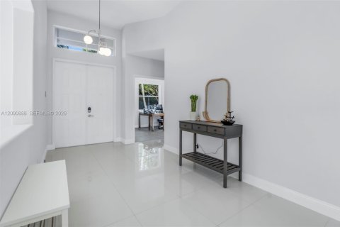 House in Weston, Florida 5 bedrooms, 283.44 sq.m. № 2416075 - photo 16