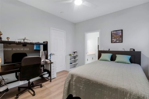 House in Weston, Florida 5 bedrooms, 283.44 sq.m. № 2416075 - photo 27