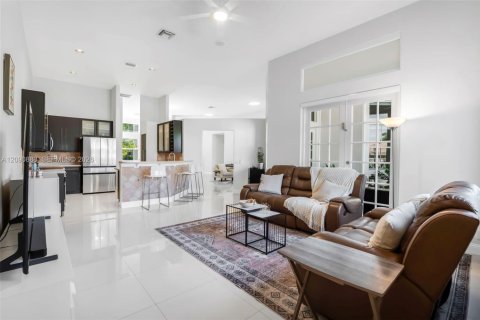House in Weston, Florida 5 bedrooms, 283.44 sq.m. № 2416075 - photo 19