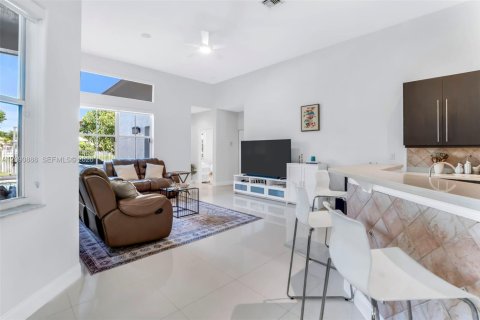 House in Weston, Florida 5 bedrooms, 283.44 sq.m. № 2416075 - photo 21