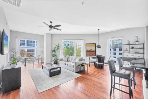 Condominio en alquiler en Orlando, Florida, 1 dormitorio, 99.5 m2 № 2098931 - foto 6
