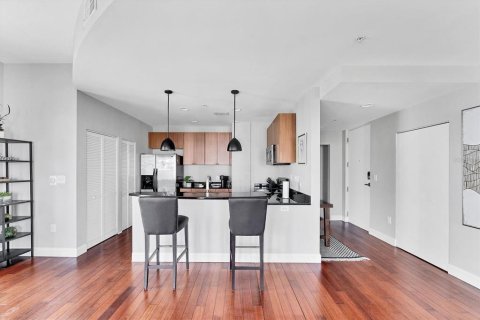 Condominio en alquiler en Orlando, Florida, 1 dormitorio, 99.5 m2 № 2098931 - foto 11
