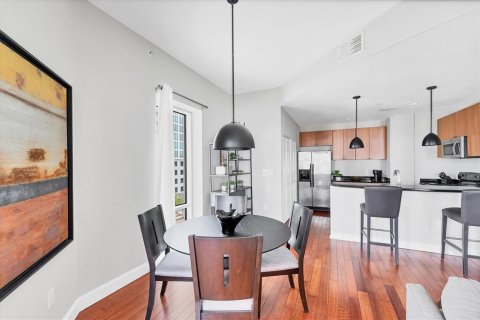 Condominio en alquiler en Orlando, Florida, 1 dormitorio, 99.5 m2 № 2098931 - foto 18