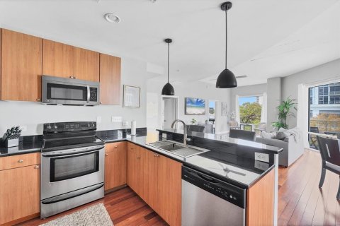 Condominio en alquiler en Orlando, Florida, 1 dormitorio, 99.5 m2 № 2098931 - foto 14
