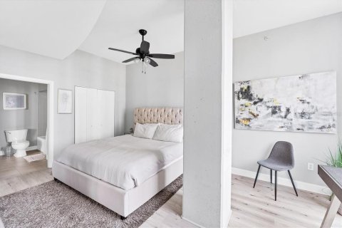 Condominio en alquiler en Orlando, Florida, 1 dormitorio, 99.5 m2 № 2098931 - foto 24