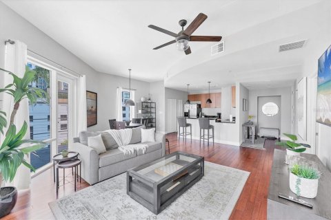 Condominio en alquiler en Orlando, Florida, 1 dormitorio, 99.5 m2 № 2098931 - foto 10