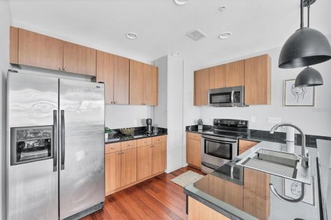 Condominio en alquiler en Orlando, Florida, 1 dormitorio, 99.5 m2 № 2098931 - foto 13
