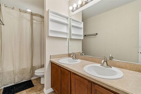 Townhouse in Lakeland, Florida 3 bedrooms, 148.83 sq.m. № 2225825 - photo 13