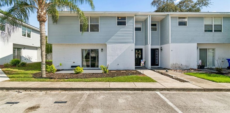 Townhouse in Lakeland, Florida 3 bedrooms, 148.83 sq.m. № 2225825