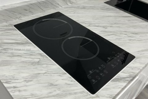 Propiedad comercial en alquiler en Miami, Florida, 1 dormitorio, 187.94 m2 № 2057682 - foto 5