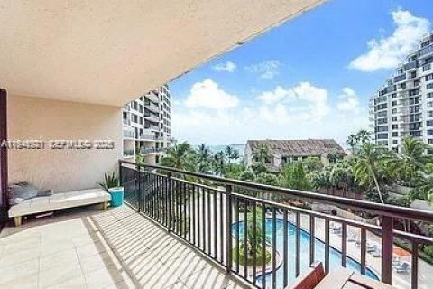 Купить кондоминиум в Майами, Флорида 1 спальня, 55.74м2, № 2267593 - фото 17