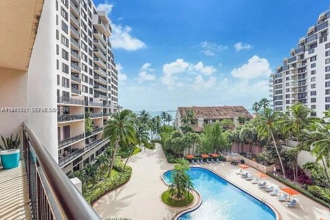Купить кондоминиум в Майами, Флорида 1 спальня, 55.74м2, № 2267593 - фото 18