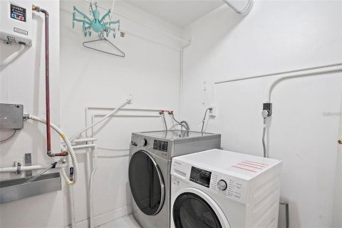 Купить кондоминиум в Сент-Питерсберг, Флорида 7 комнат, 179.77м2, № 2218107 - фото 25