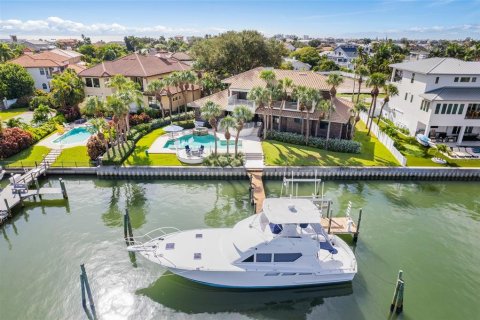 House in Tierra Verde, Florida 5 bedrooms, 430.69 sq.m. № 2199339 - photo 7