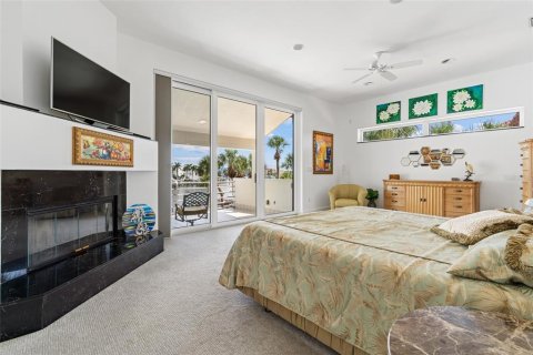 House in Tierra Verde, Florida 5 bedrooms, 430.69 sq.m. № 2199339 - photo 27