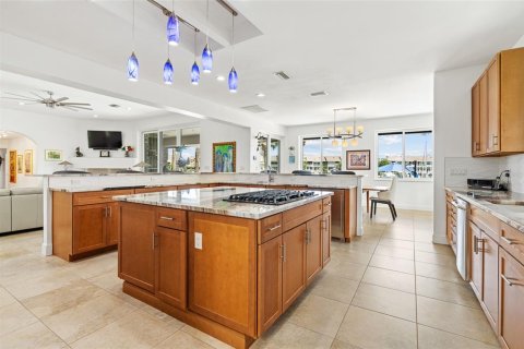 House in Tierra Verde, Florida 5 bedrooms, 430.69 sq.m. № 2199339 - photo 19