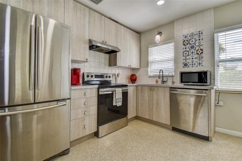 Casa en alquiler en Palm Harbor, Florida, 2 dormitorios, 72.46 m2 № 1816891 - foto 17