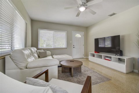 Casa en alquiler en Palm Harbor, Florida, 2 dormitorios, 72.46 m2 № 1816891 - foto 13
