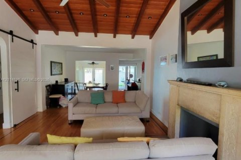 Villa ou maison à louer à Miami, Floride: 3 chambres, 145.67 m2 № 2437655 - photo 6