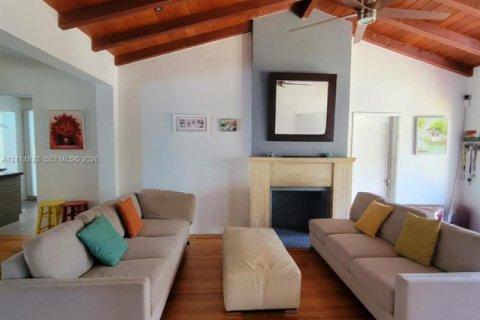 Villa ou maison à louer à Miami, Floride: 3 chambres, 145.67 m2 № 2437655 - photo 3