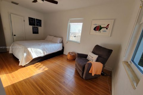 Villa ou maison à louer à Miami, Floride: 3 chambres, 145.67 m2 № 2437655 - photo 15