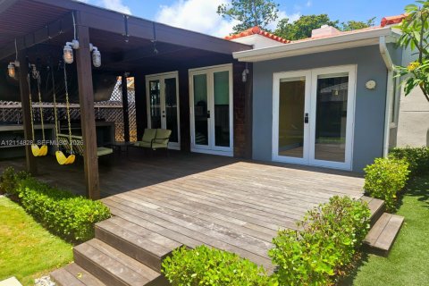 Villa ou maison à louer à Miami, Floride: 3 chambres, 145.67 m2 № 2437655 - photo 16