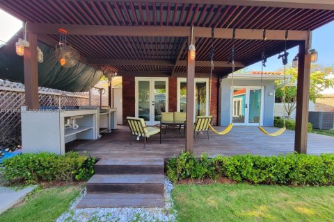 Villa ou maison à louer à Miami, Floride: 3 chambres, 145.67 m2 № 2437655 - photo 18