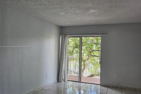 Appartement à louer à Miami, Floride: 1 chambre, 65.03 m2 № 2297633 - photo 3
