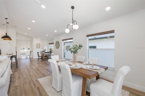 Villa ou maison à vendre à New Port Richey, Floride: 4 chambres, 191.94 m2 № 2223664 - photo 15