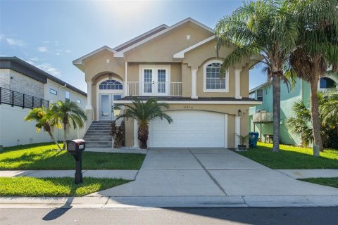 Villa ou maison à vendre à New Port Richey, Floride: 4 chambres, 191.94 m2 № 2223664 - photo 2