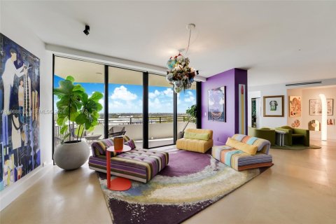 Condominio en venta en Miami, Florida, 5 dormitorios, 549.42 m2 № 2030924 - foto 8