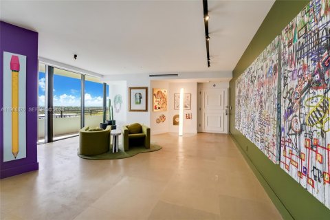 Condominio en venta en Miami, Florida, 5 dormitorios, 549.42 m2 № 2030924 - foto 7