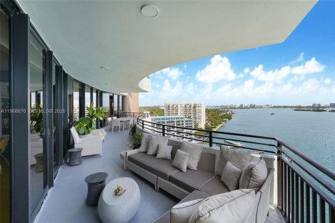 Condominio en venta en Miami, Florida, 5 dormitorios, 549.42 m2 № 2030924 - foto 4