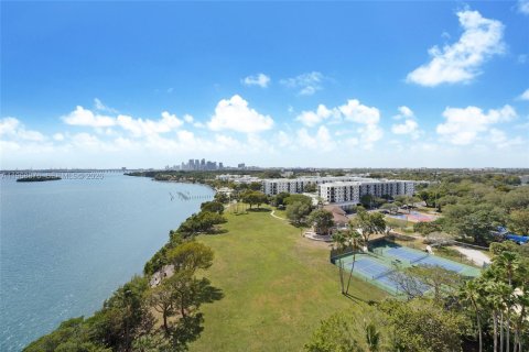 Condominio en venta en Miami, Florida, 5 dormitorios, 549.42 m2 № 2030924 - foto 5